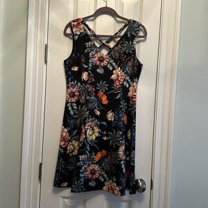 Criss Cross floral dress!